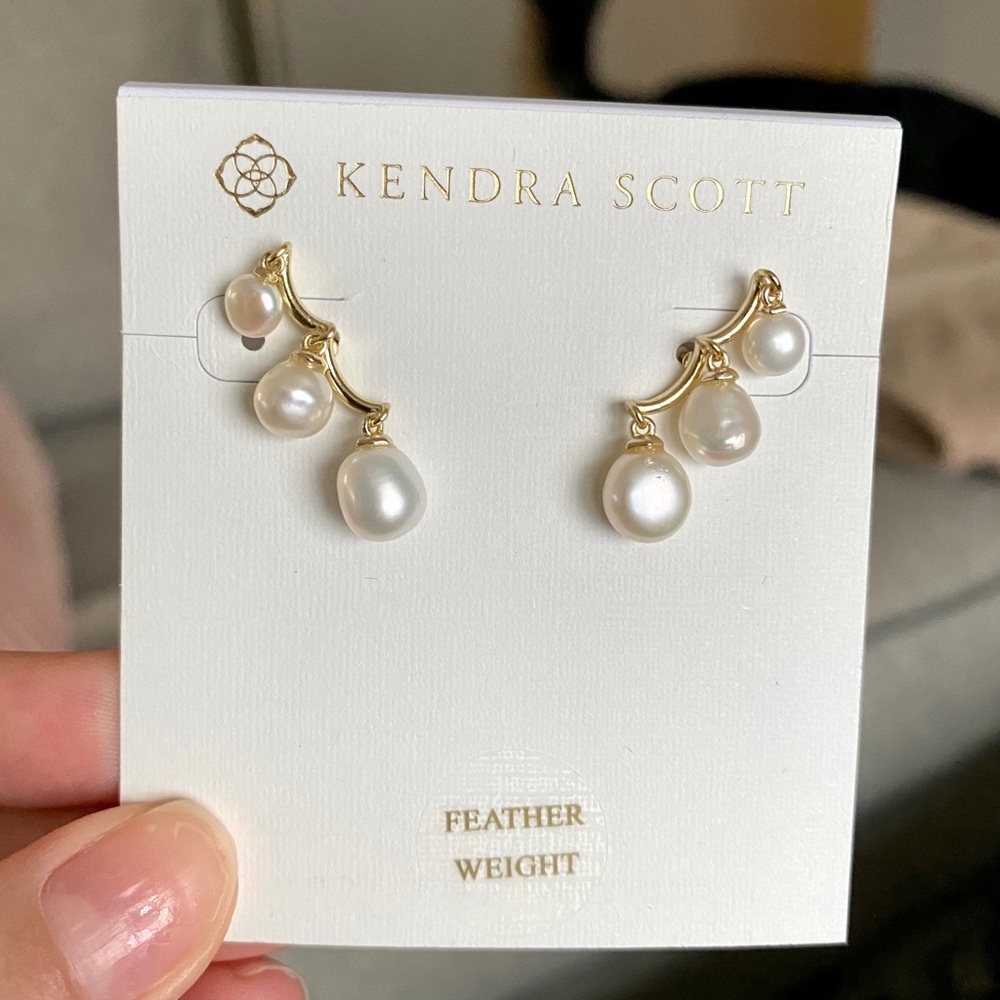 [SOLD] Kendra Scott Scarlet Ear Climbers